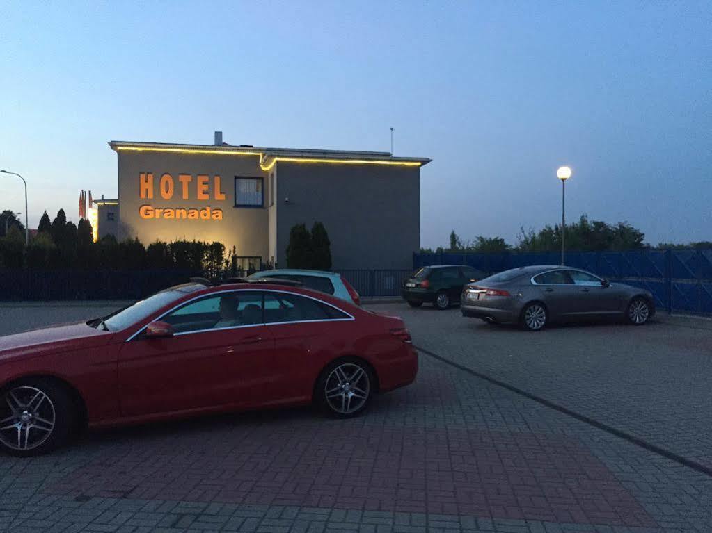 Hotel Granada Ostrów Wielkopolski Exterior foto